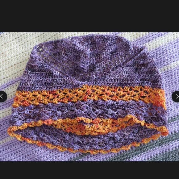 NEW Delicate Crochet Lace 100% Merino Wool Purple and Gold Cowl - Picture 4 of 4